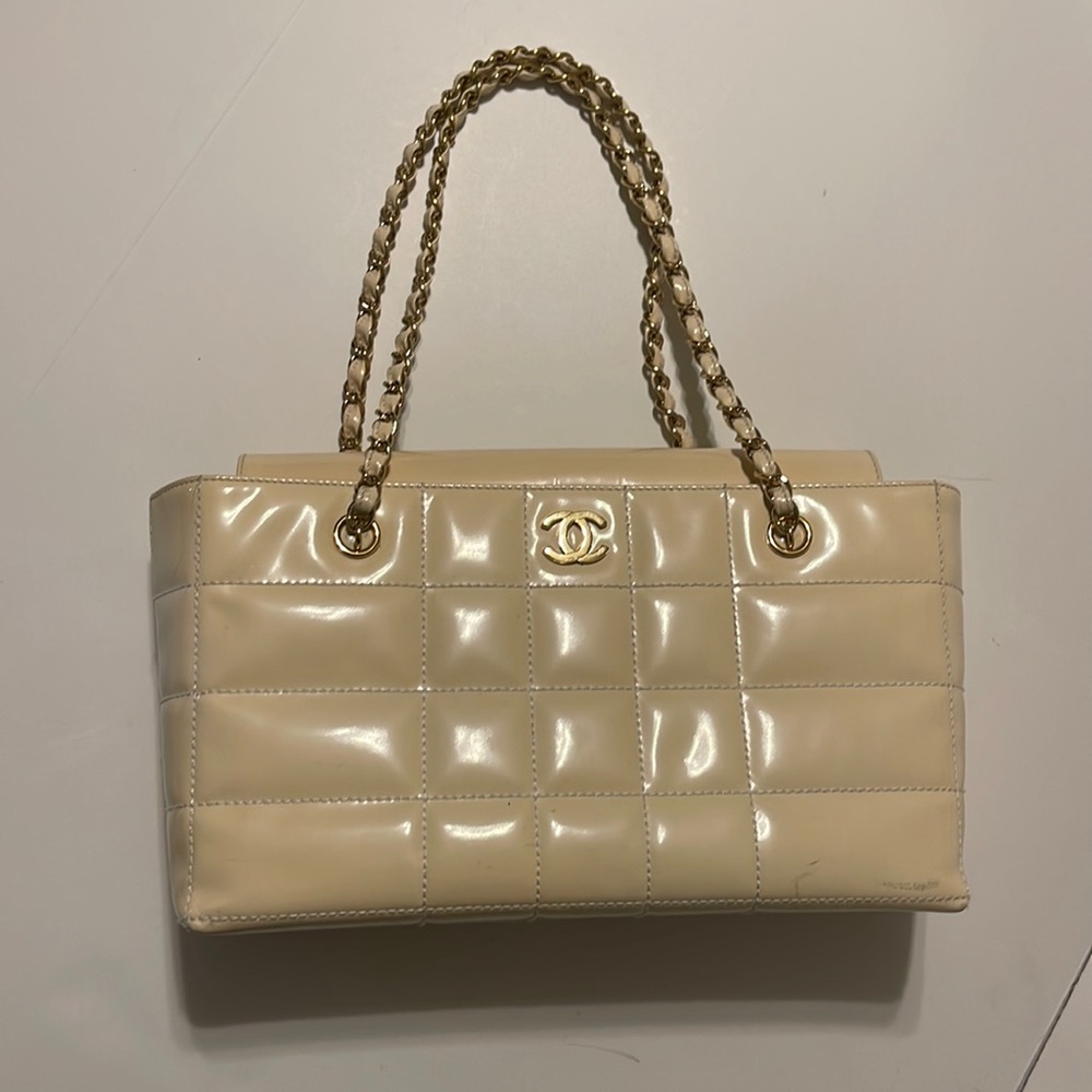 Chanel Patent Shoulder Bag Gold Authentic